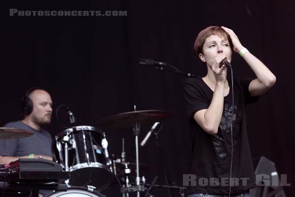 POLICA - 2013-08-25 - SAINT CLOUD - Domaine National - Scene Pression Live - 